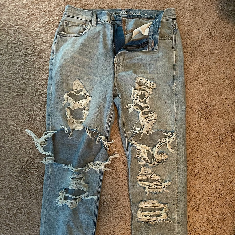 Ripped distressed high waisted jeans